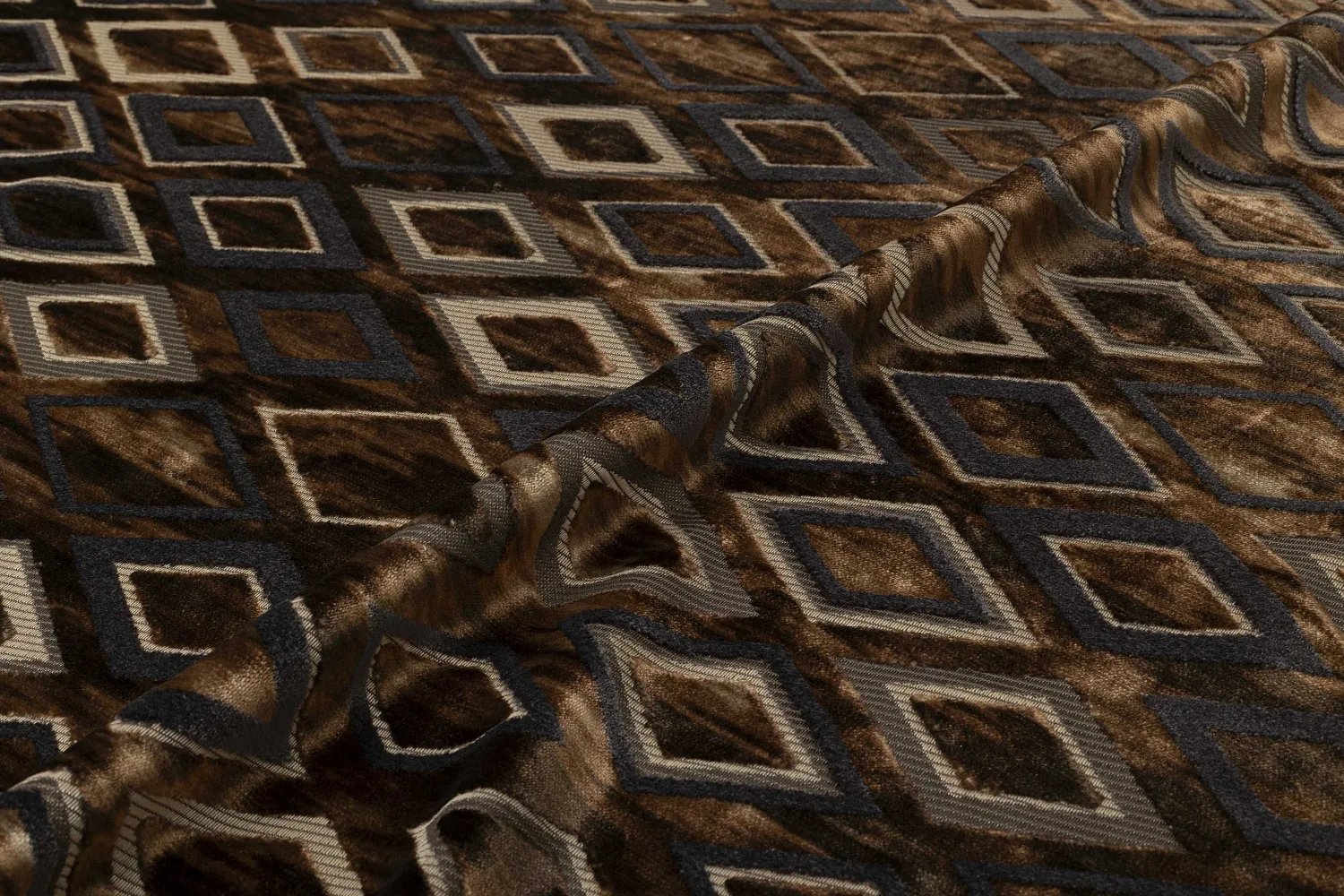 STANDING 04 MACAROON 