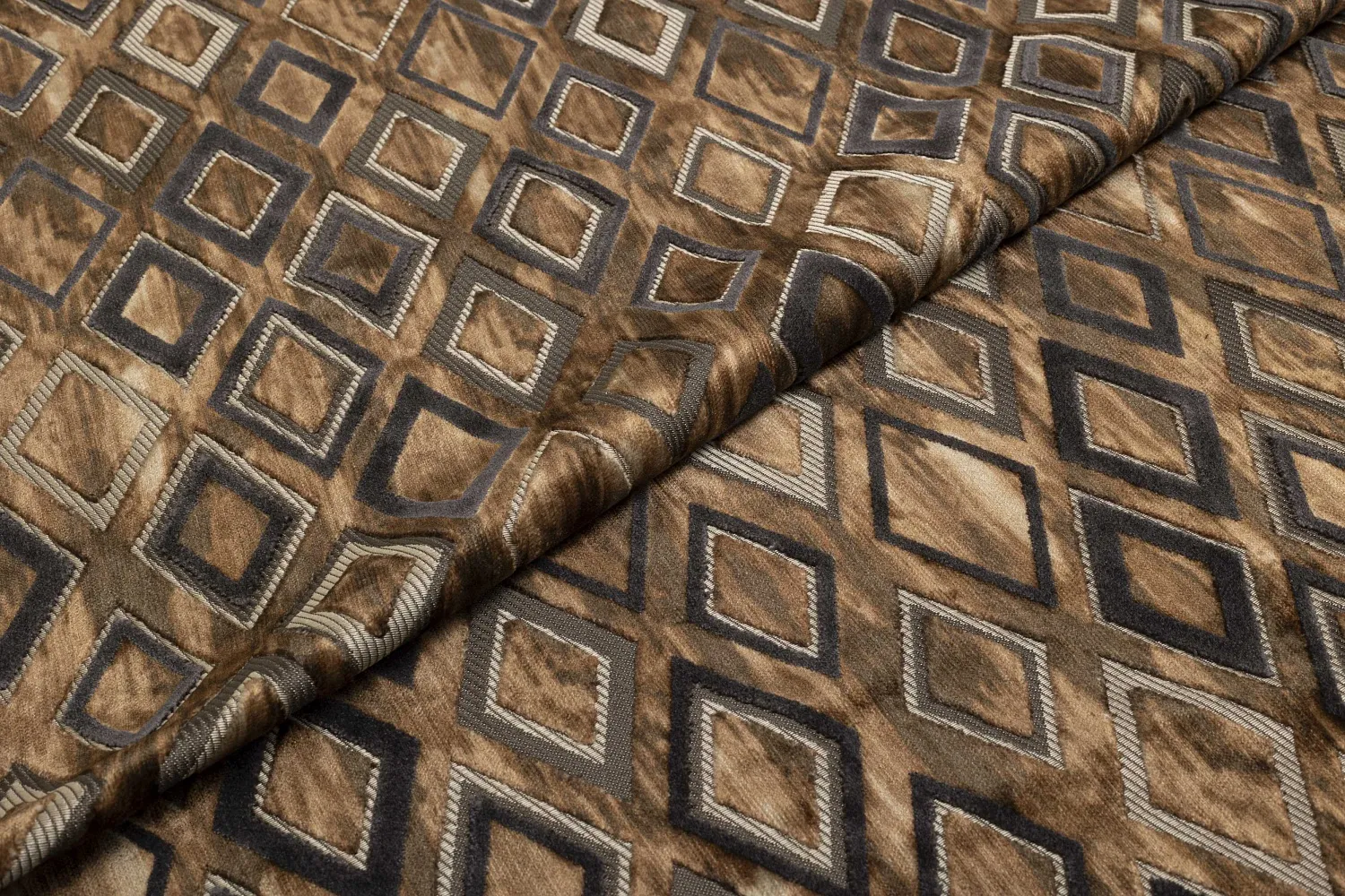 STANDING 04 MACAROON 