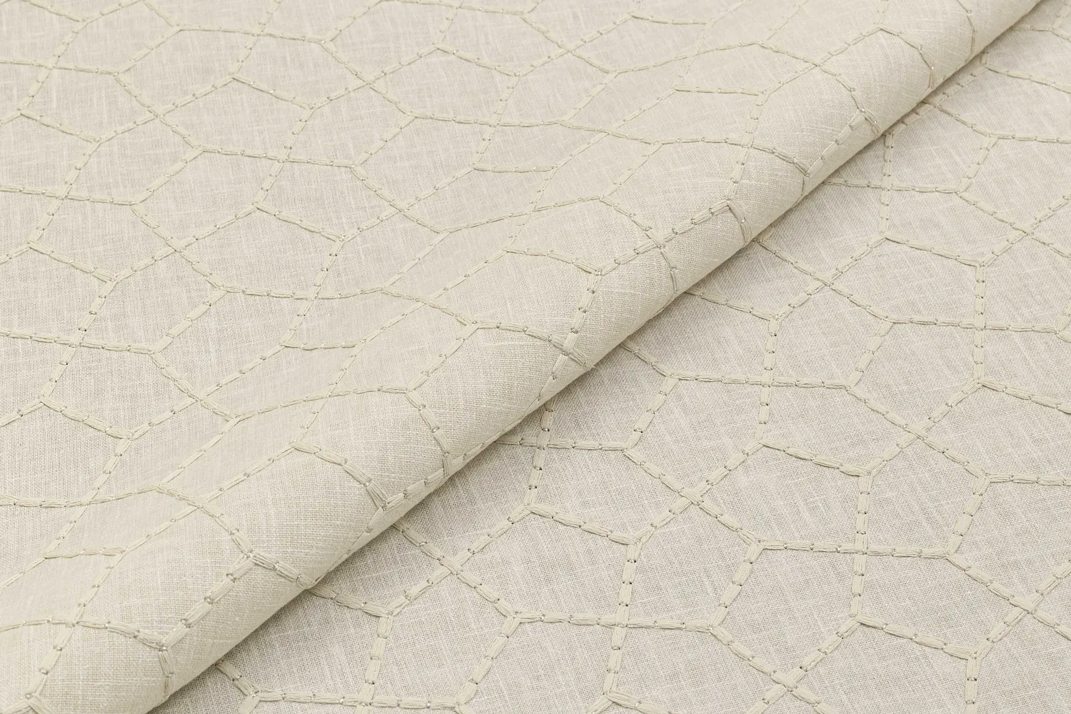 CALEDONIA 01 WHISPER* 