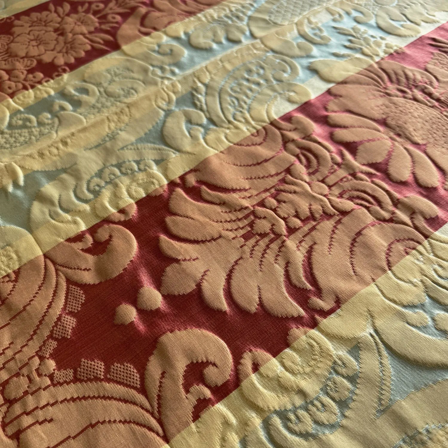 LUCILLA 8834 RED GOLD TURQUOISE 