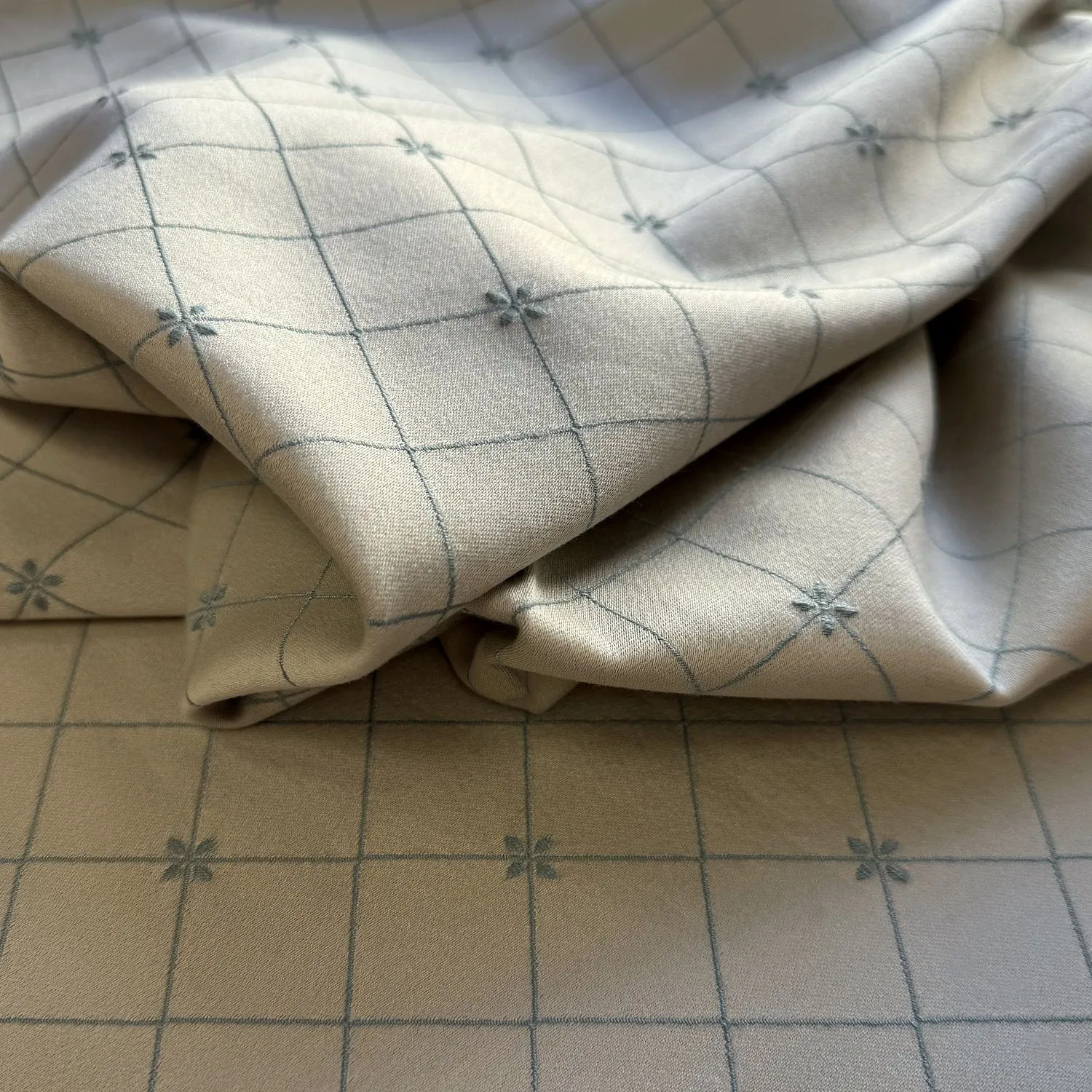 COSENZA FLOWER 197 ECRU SKY 