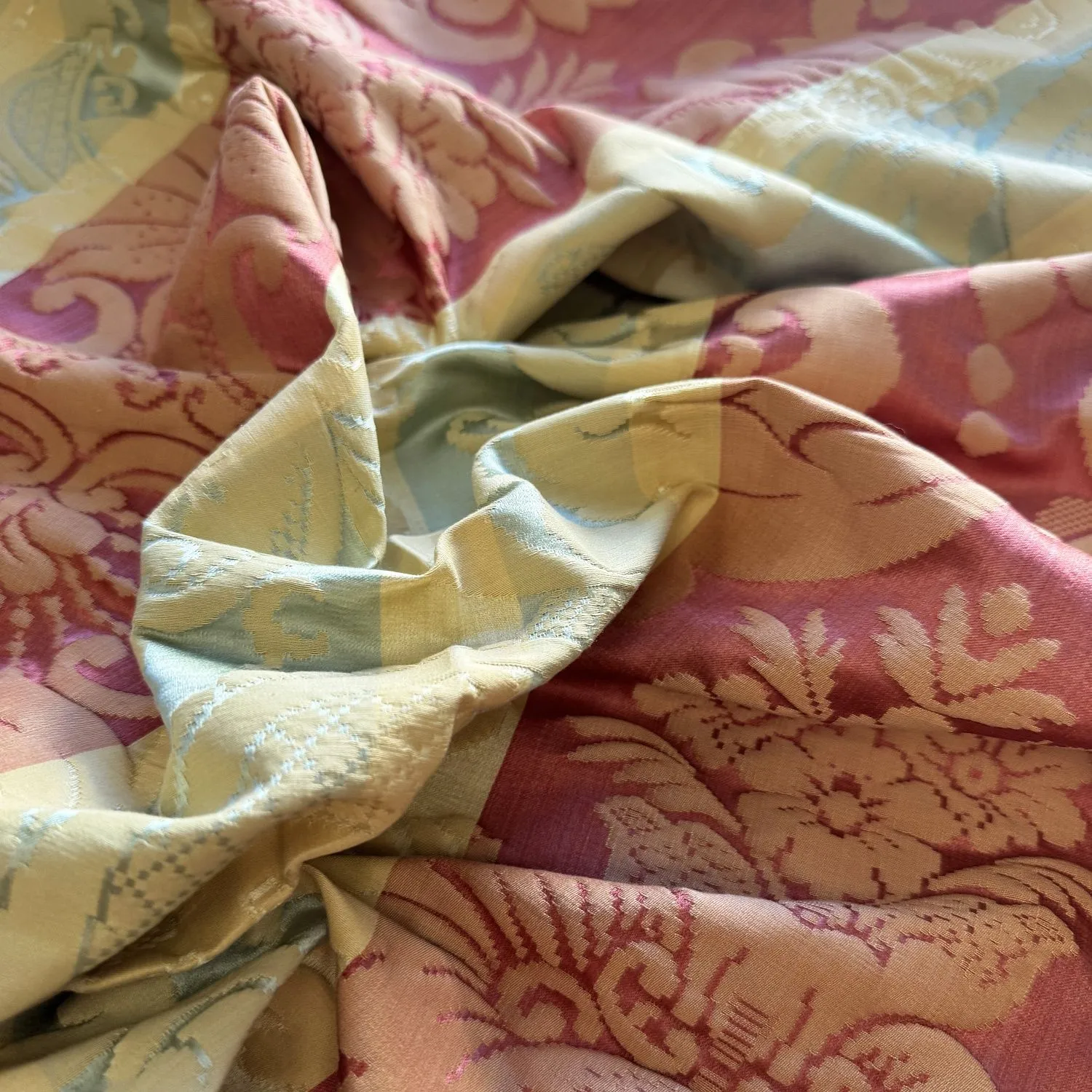 LUCILLA 8834 RED GOLD TURQUOISE 